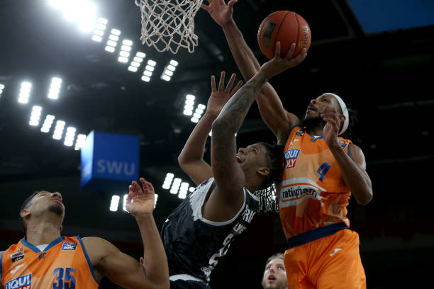 东拼尽全力 东拼尽全力